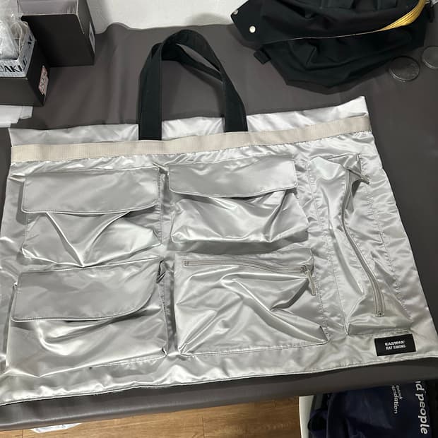 라프시몬스 이스트백 포스터 빅사이즈 토트백