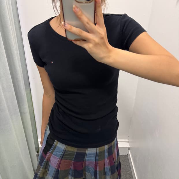 타미힐피거 블랙 반팔티