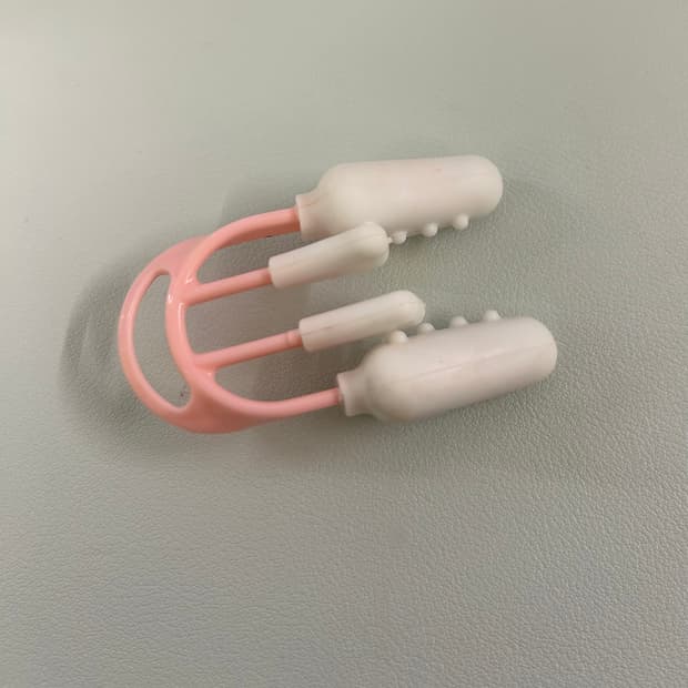 코높이 마사지 교정기