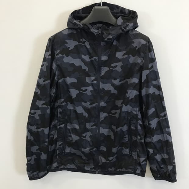 유니클로 UV프로텍션 바람막이 밀리터리 [L]