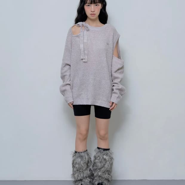 팬시클럽 리본 원숄더 니트