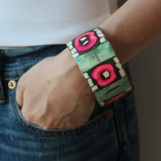 pink eye mosaic bangle