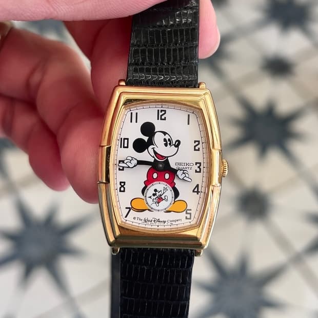 [80s Seiko]Disney mickey gold tank watch