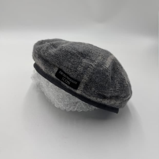 엠포리오 아르마니 베레모