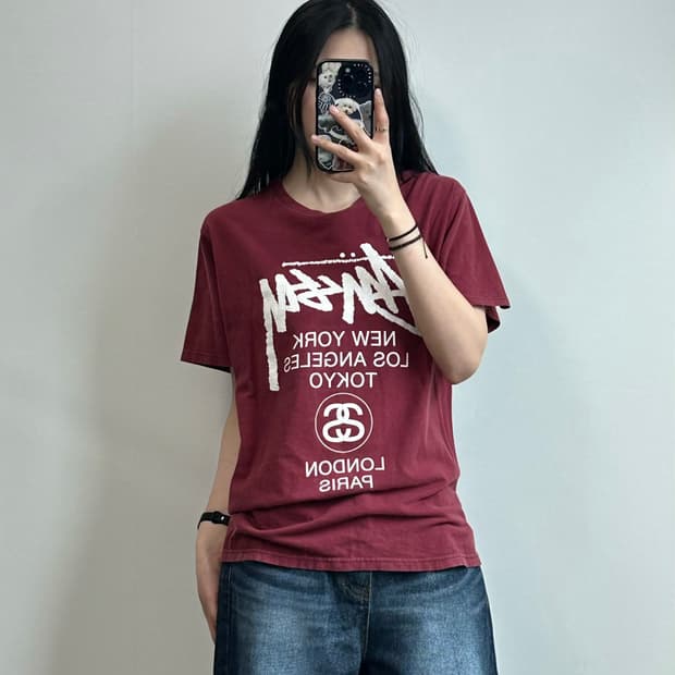 스투시 월드투어 버건디 반팔 티셔츠