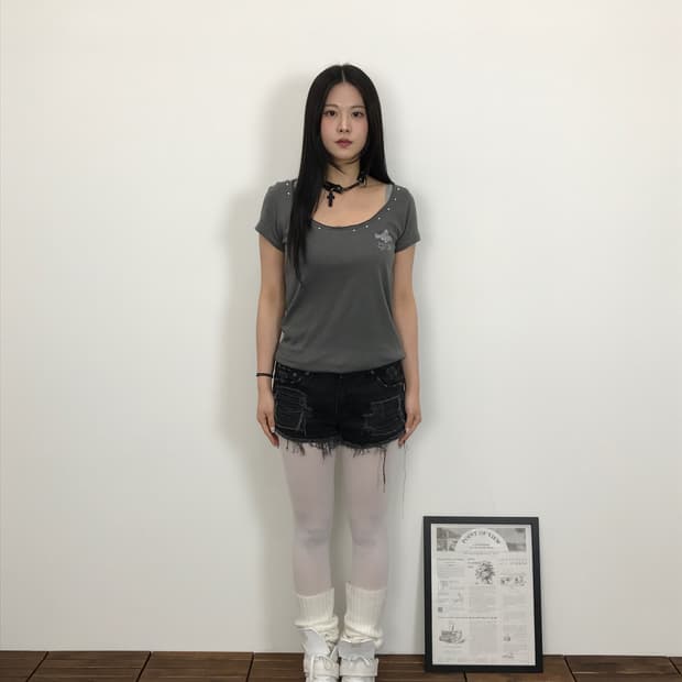 Jpn Studded Y2k Graphic Grunge Tee