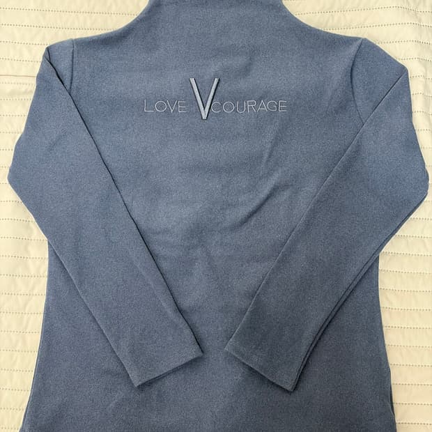 LOVE V COURAGE 기모 티셔츠 XL