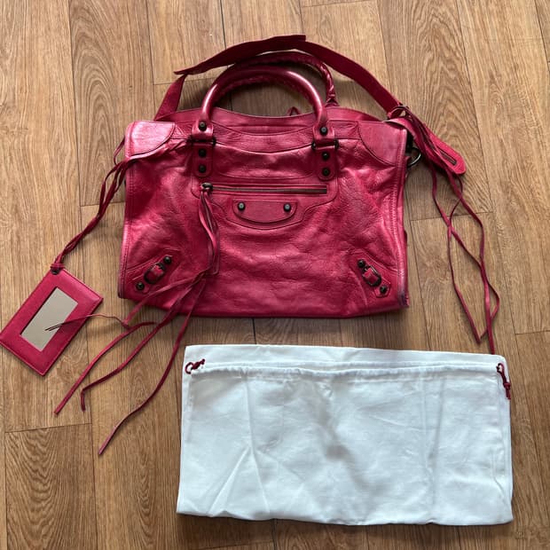 발렌시아가 모터백 가방 레드