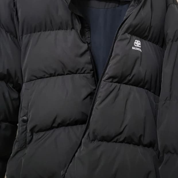 발렌시아가 남성 블랙 패딩 44사이즈