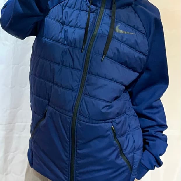 나이키 에어로로프트 후드 점퍼