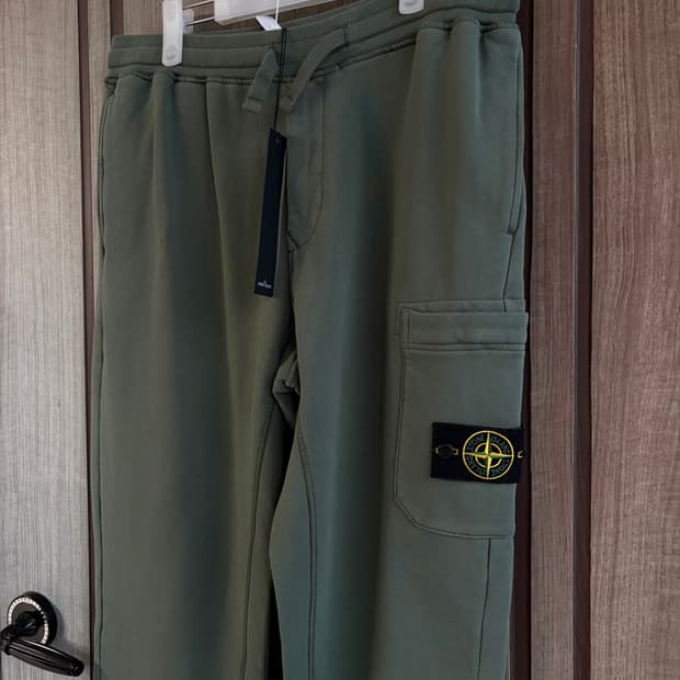 새상품(L)스톤아일랜드 와펜 패치 카고 트레이닝 팬츠 카키