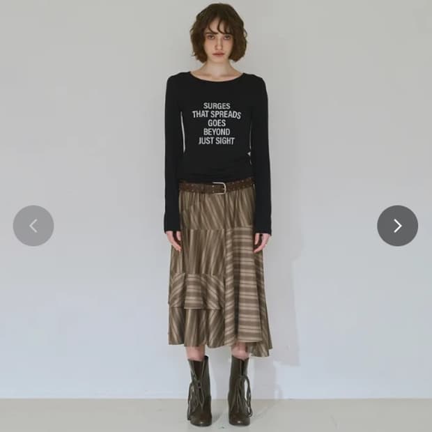 밀로우먼 어시메트릭 스트라이프 미디 스커트 - 카키브라운