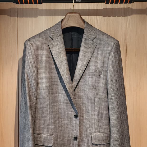 (간절기용)힐튼 그레이 잔체크 울자켓 L