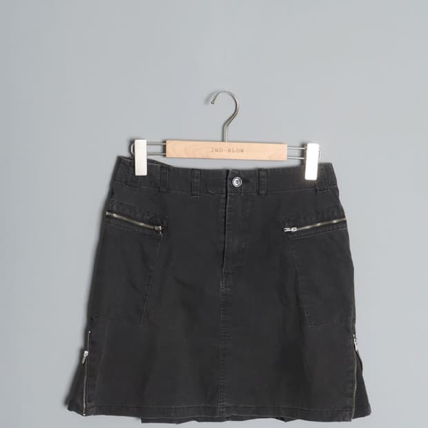 Tee-Up Zip Detail Mini Skirt (27)