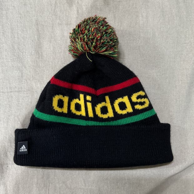 아디다스 빈티지 방울 비니 os