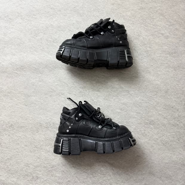 뉴락 메탈릭 앵클부츠