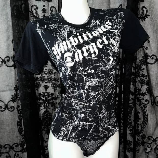 Rock chic printed short sleeve