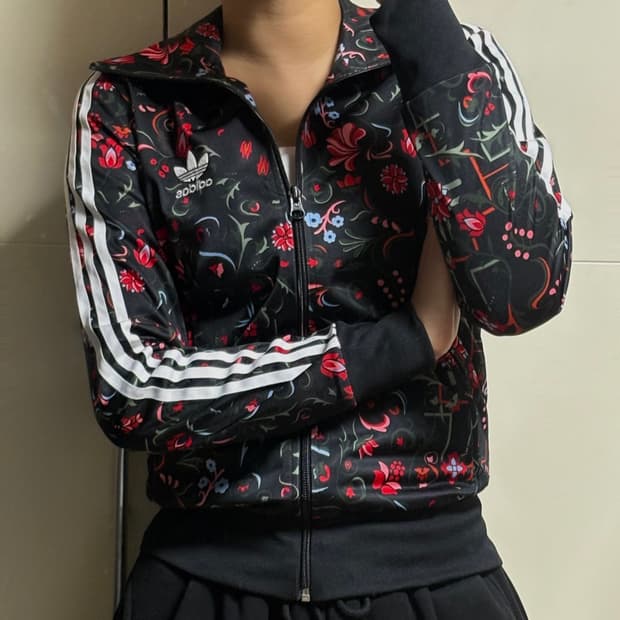 아디다스 플라워 플렌트 패턴 블랙 져지