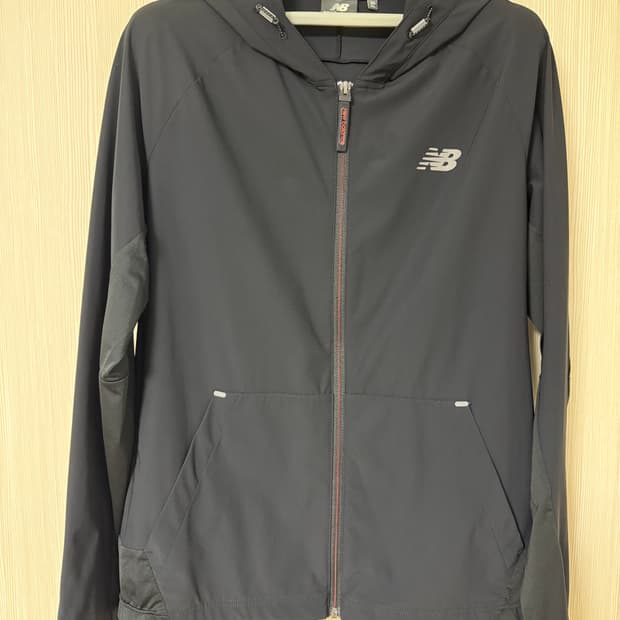 뉴발란스 기능성 바람막이 후드집업 블랙 XL 상태좋음