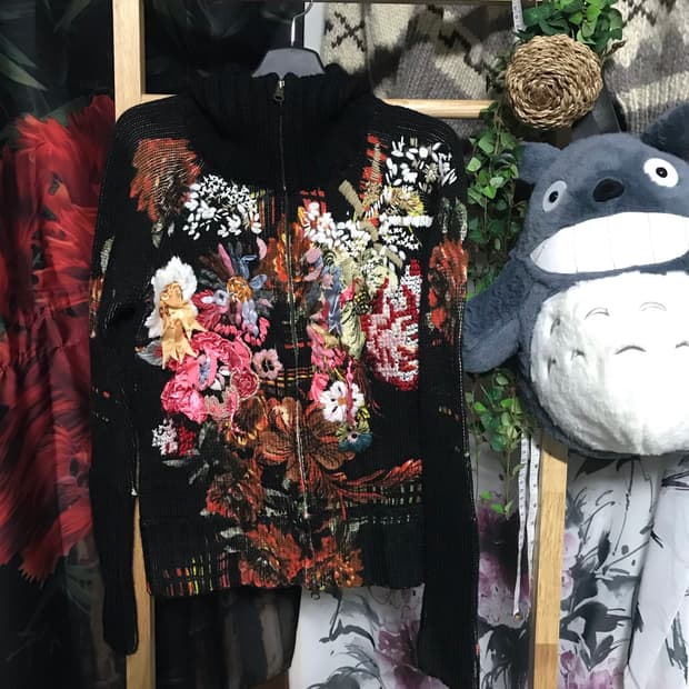 모리걸 플라워 자수 블랙 니트 투웨이 집업