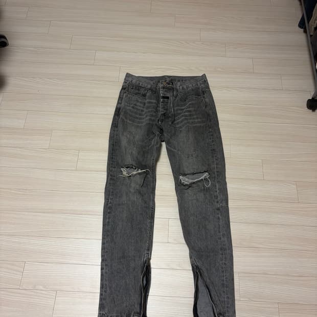 락시크 데미지 지퍼 디테일 데님