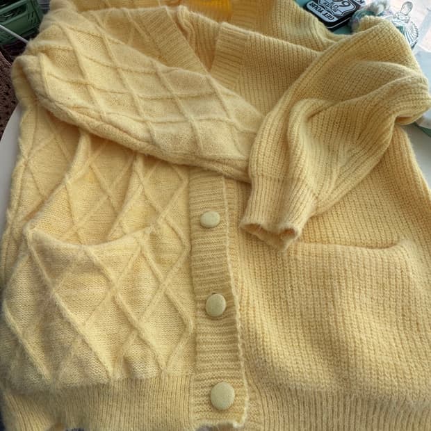 예쁜 노랑 브이넥 니트 루즈핏 가디건
