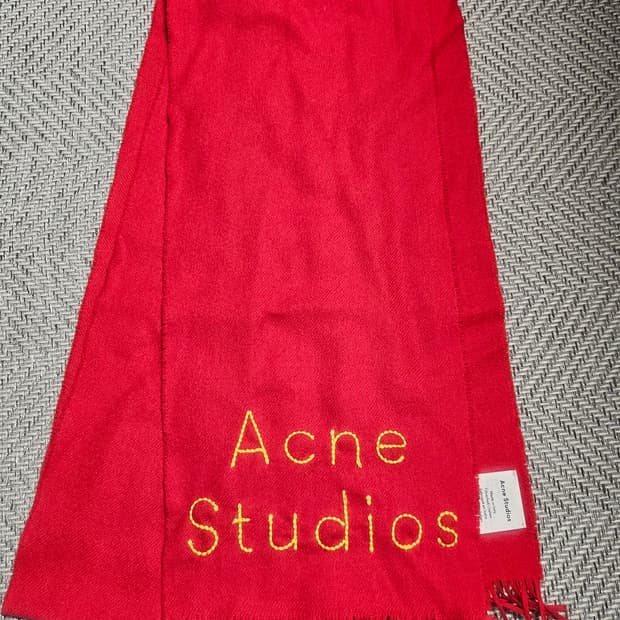 아크네스튜디오 머플러