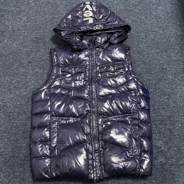 리바이스 유광 조끼 패딩