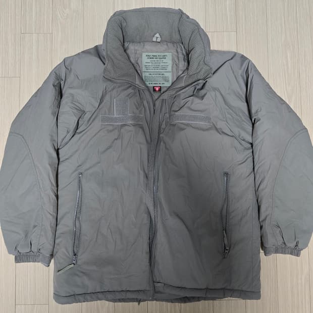 프릭스스토어 레벨7 올리브 M 시착제품