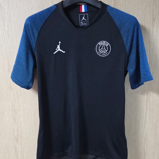 (착샷) 파리생제르망 x 조던 반팔 트레이닝 탑 드릴탑 psg