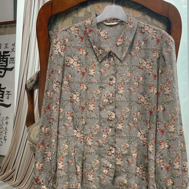 일본 빈티지 플로럴 블라우스