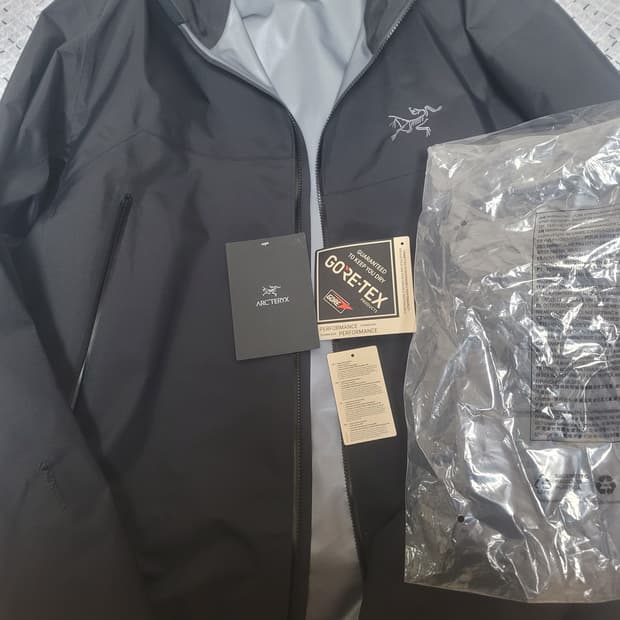 아크테릭스 베타자켓m 판매합니다