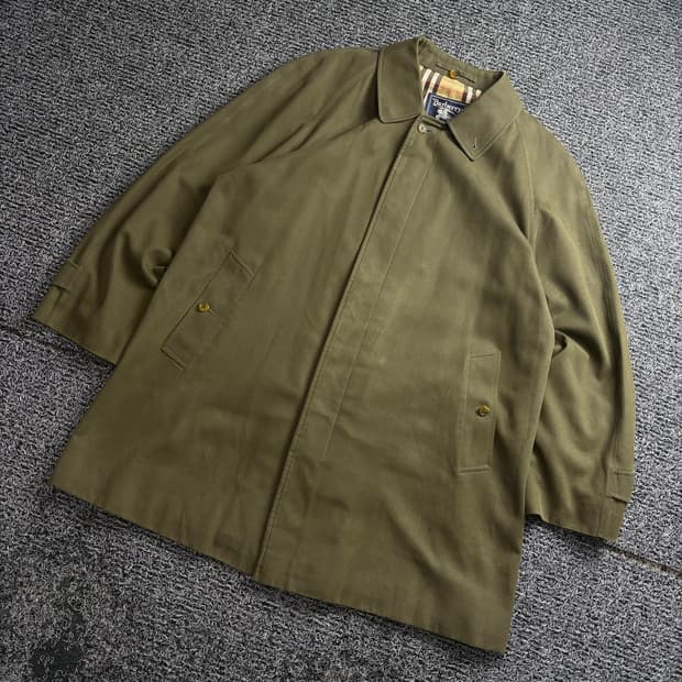 버버리 런던 클래식 미니멀 싱글 트렌치 코트 3250