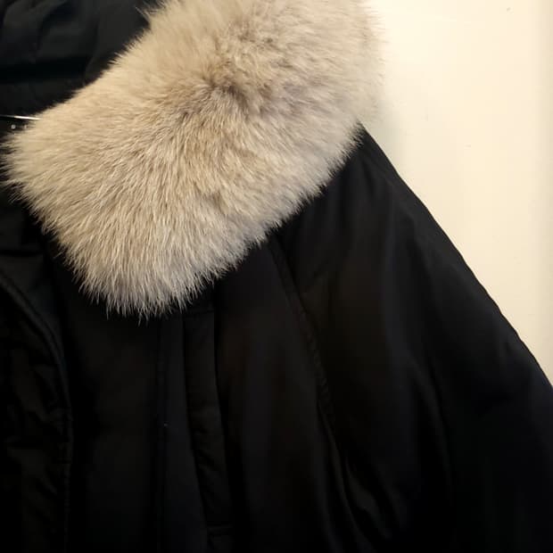 시슬리 퍼 트리밍 블랙 롱 패딩