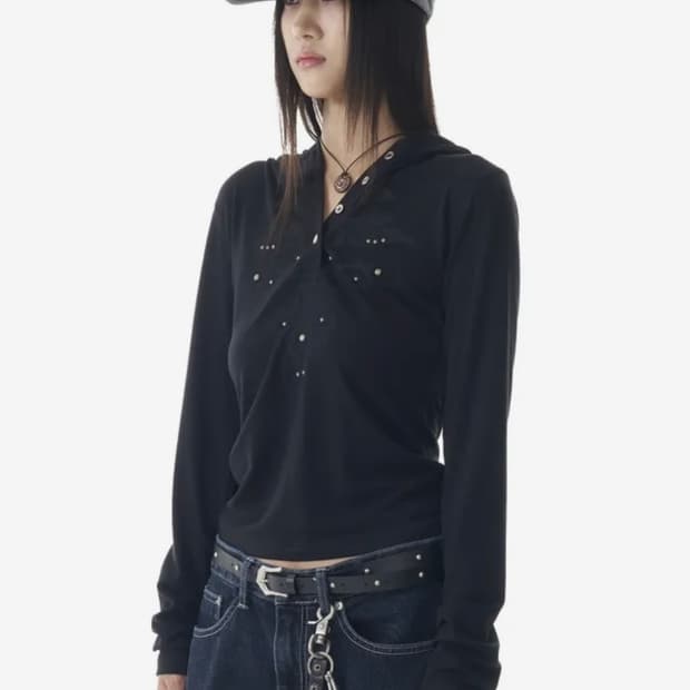 아캄 Studded Leaf Hooded Long Sleeve