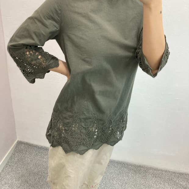 자수 레이스 7부 코튼 블라우스