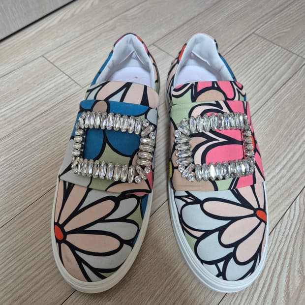 (정품) 로저비비에 큐빅 슬립온 플라워슬립온 37.5