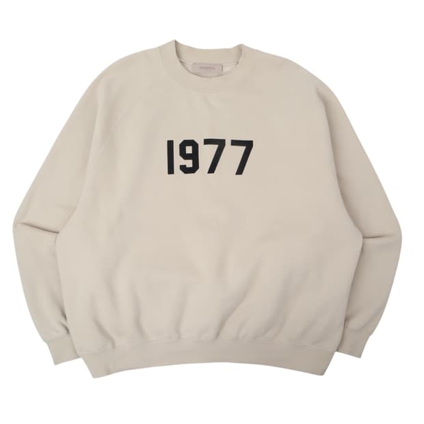 에센셜 1977 스웻셔츠