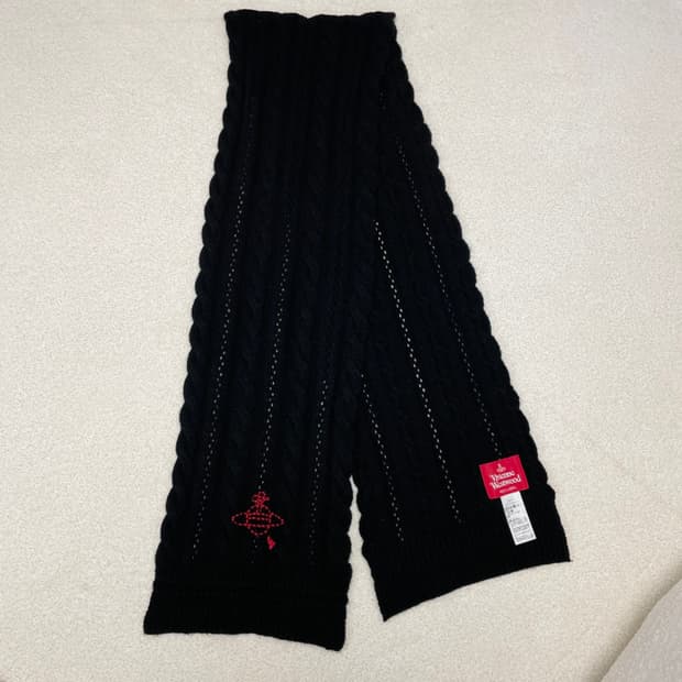 비비안웨스트우드 스티치 로고 케이블 니트 머플러 블랙