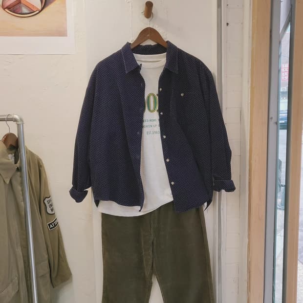 Moonlit field 도트 코듀로이 셔츠