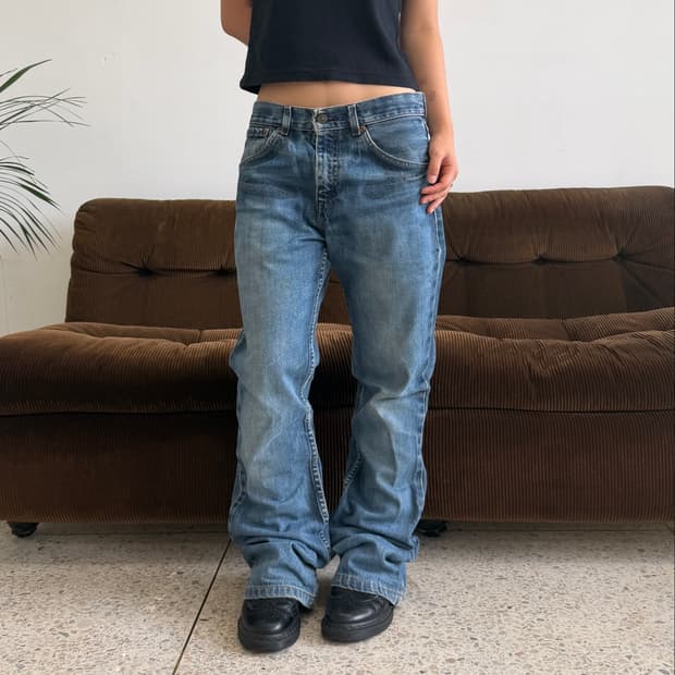 Levi’s 525 미드워시 부츠컷 데님 팬츠