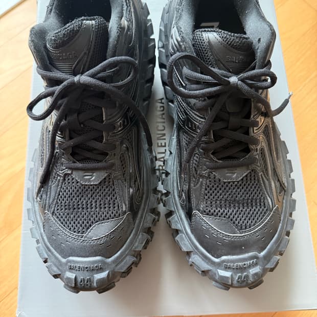 발렌시아가 디펜더 44