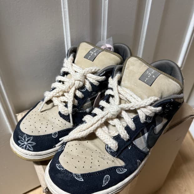 트래비스 스캇 SB덩크(285)