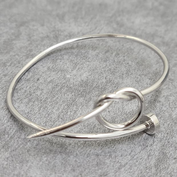 nail bangle
