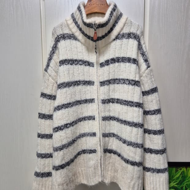 스트라이프 헤어리 니트 집업