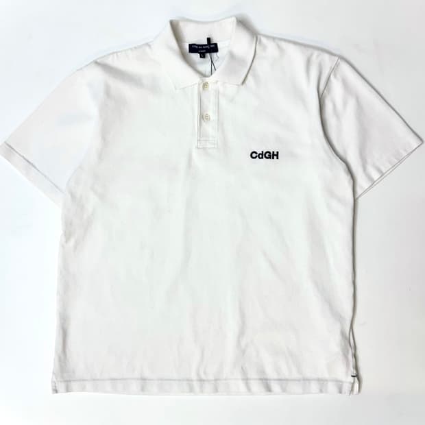 Comme des Garcons 꼼데가르송 화이트컬러 자수 로고 반팔티
