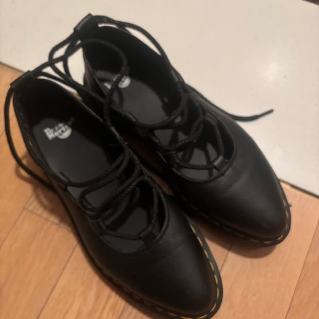 닥터마틴 엘피 2 레이스업 버지니아 레더 발레 플랫 블랙