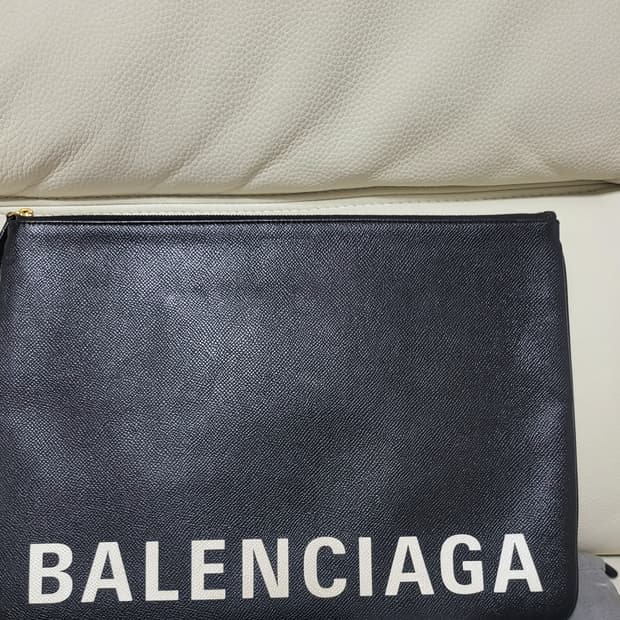 발렌시아가 클러치 