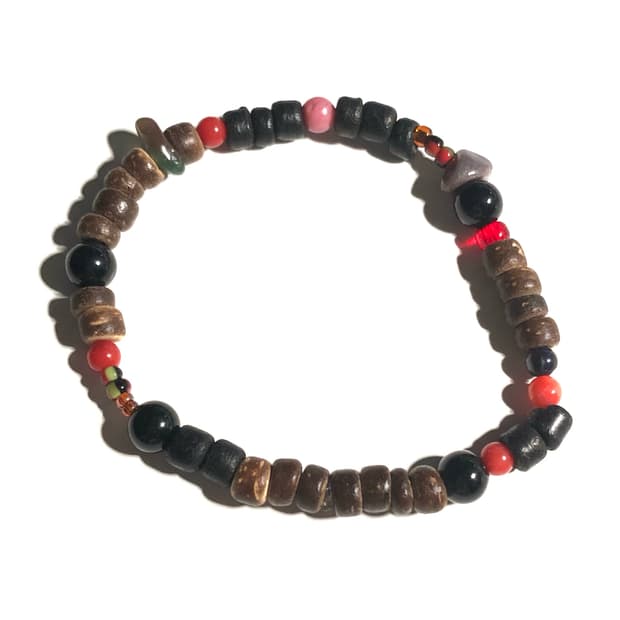 붉은 나무 비즈팔찌