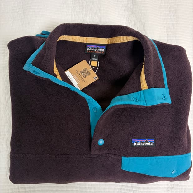 파타고니아 신칠라 옵시디언 플럼 m 새상품